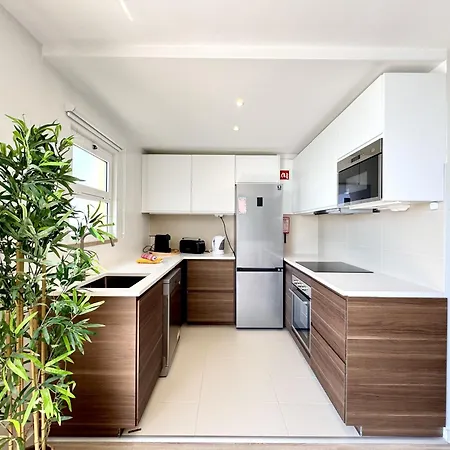 Marina View 4 By Homing *